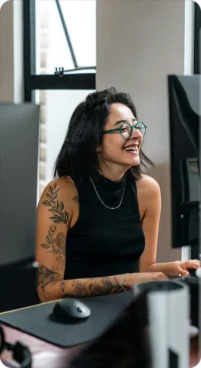 Porträtfoto einer Frau in einem Büro