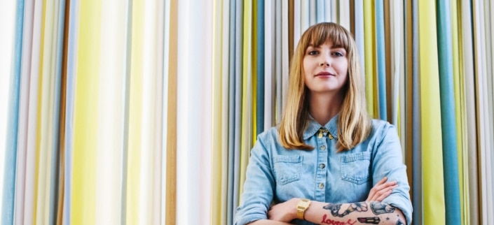 Marketing Managerin freut sich auf die Sportmarketing Events im Jahr 2020